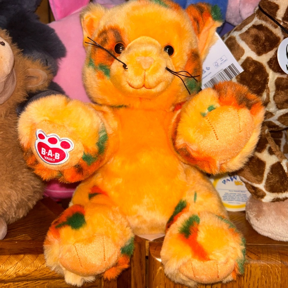 BNWT Pumpkin kitty Vault Build a bear